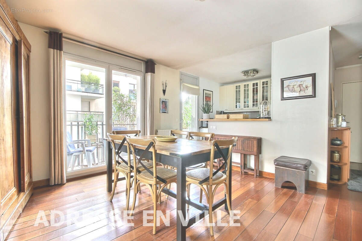 Appartement à PARIS-17E