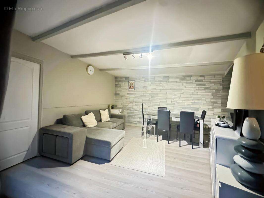 Maison à VILLETANEUSE