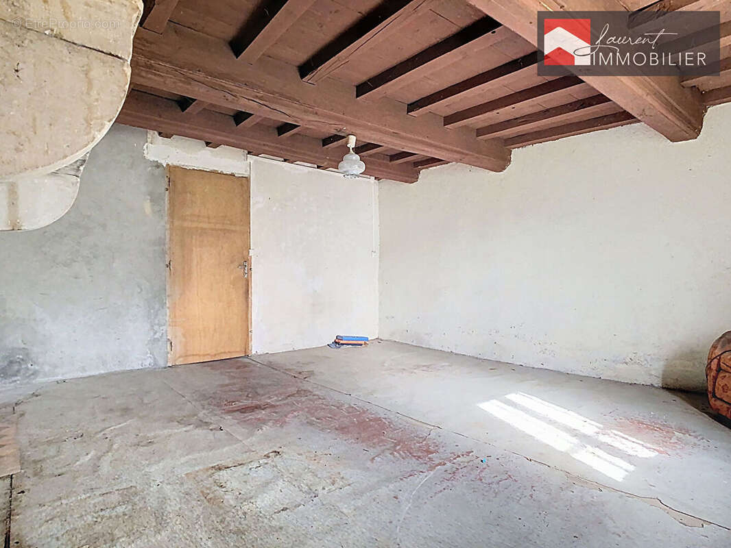 Maison à L&#039;ABERGEMENT-DE-CUISERY