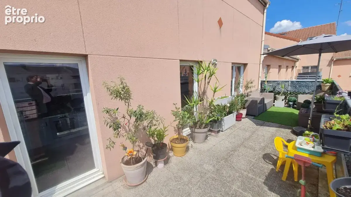 Appartement F3 2 chambres en duplex avec terrasse - photo 4
