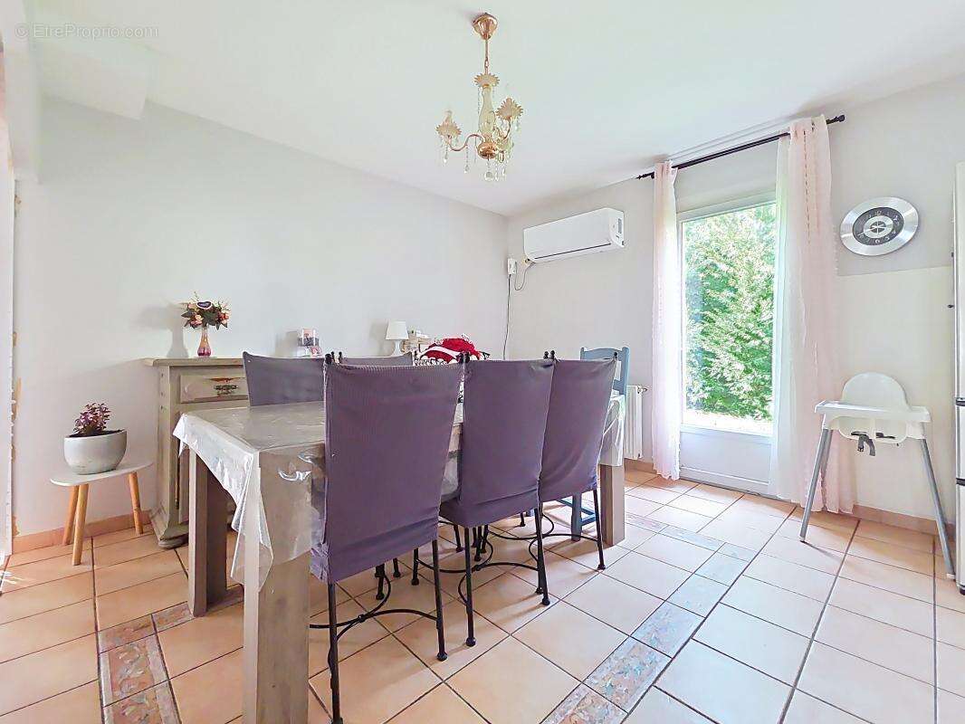 Maison - Plain Pied - 4 Chambres - Garage - Buanderie - Jardin - Piscine - photo 13