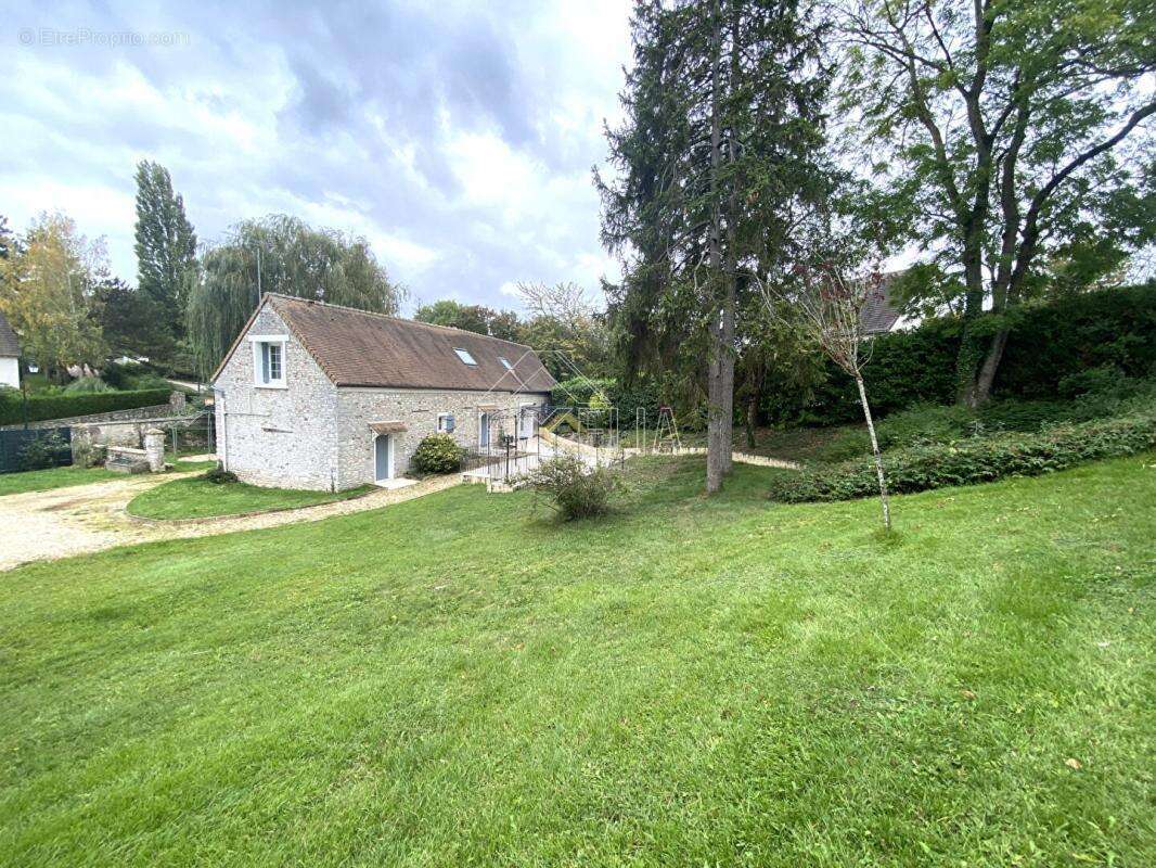Maison à JOUY-MAUVOISIN
