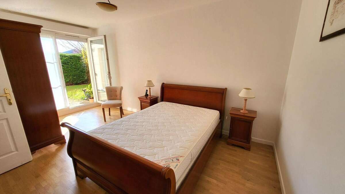 Appartement à LES CLAYES-SOUS-BOIS