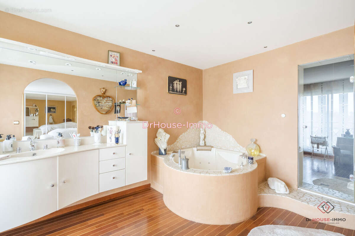 Maison à BRY-SUR-MARNE