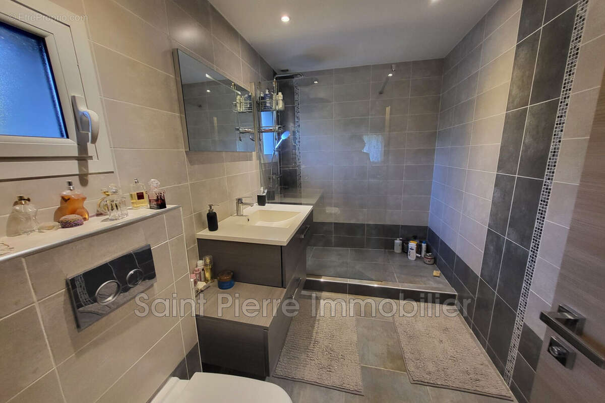 Appartement à LA COLLE-SUR-LOUP