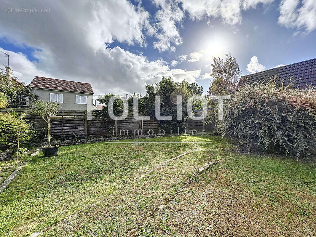 Maison à AGON-COUTAINVILLE