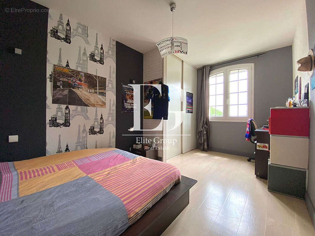 A vendre maison 7 pieces 200 m² - photo 9