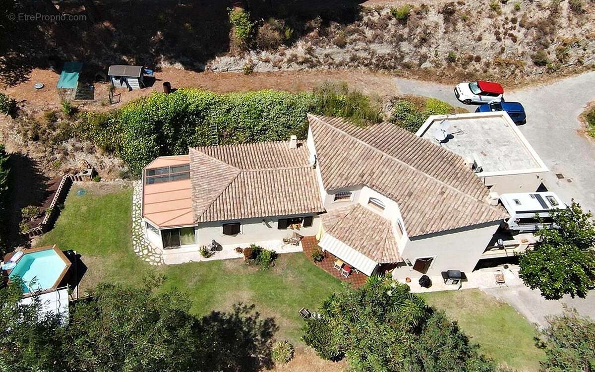   - Maison à COLOMARS