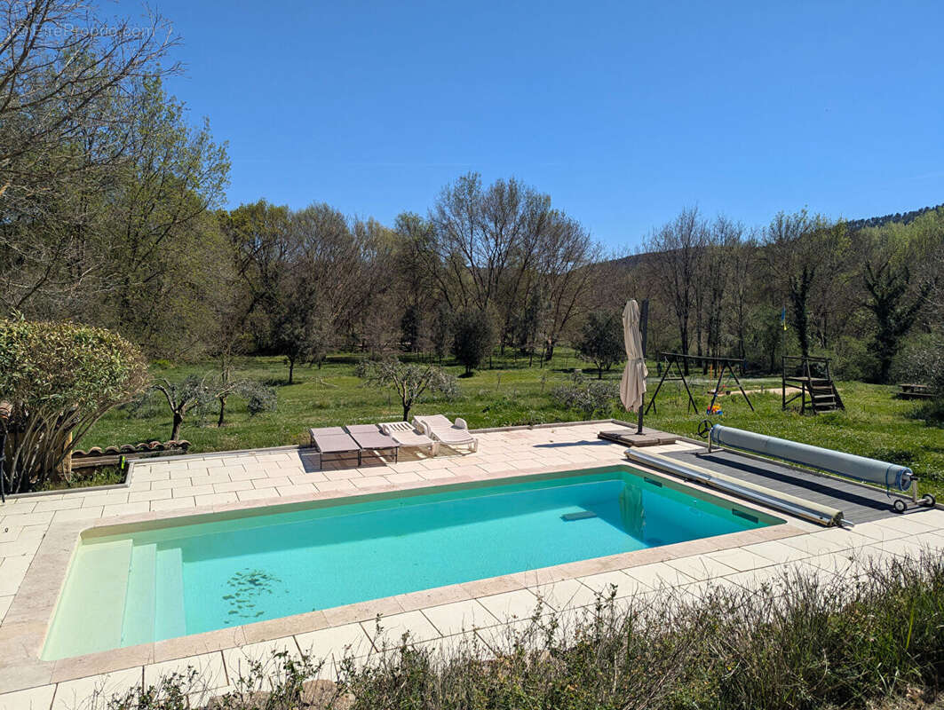 SALERNES propriété de 2 maisons, dépendances, piscine, terrain 8.444 m² - photo 2