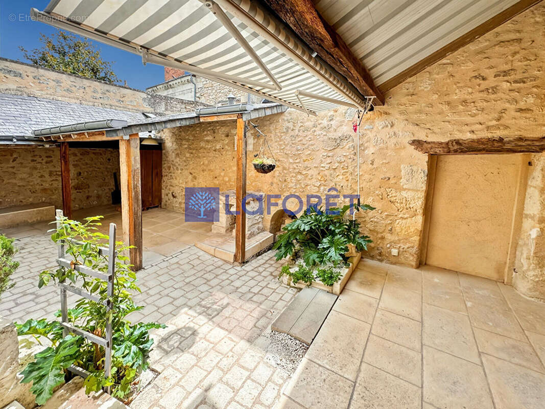 Maison à AZAY-LE-RIDEAU