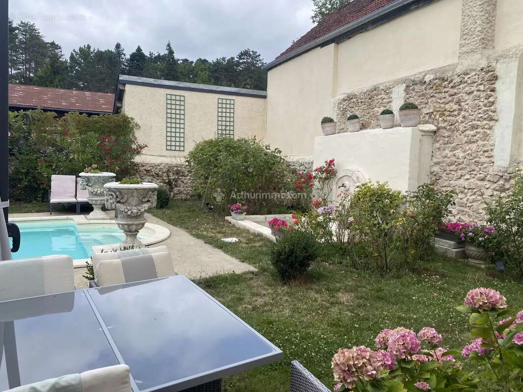 Charmante maison avec piscine à 5 minutes de LA CHARTRE SUR LE LOIR - photo 3