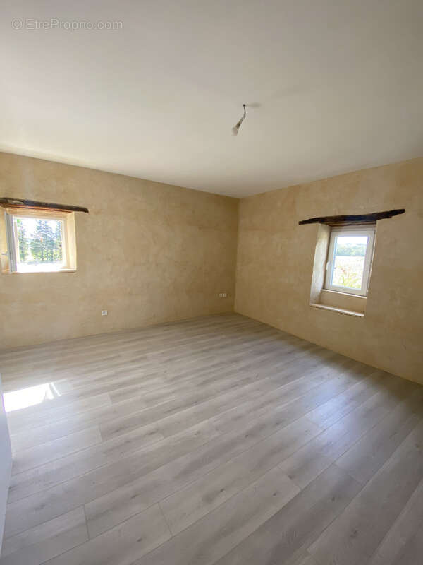 Maison à RIBAUTE-LES-TAVERNES