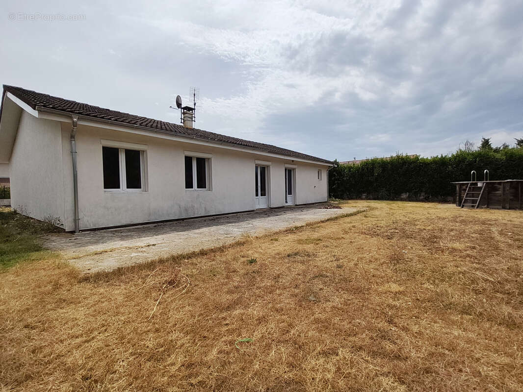 CHARVIEU-CHAVAGNEUX   Maison de plain-pied de 103 m2 avec garage sur 677 m2 de terrain - photo 2