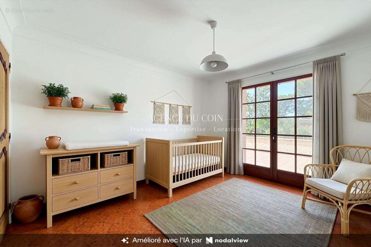 Venez découvrir cette splendide maison individuelle située d - photo 7