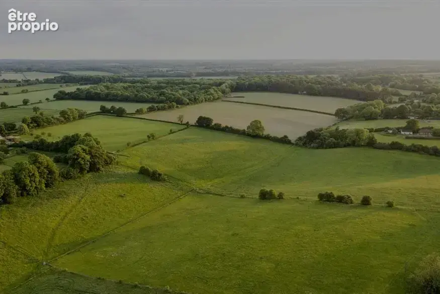Terrain à CHARMENTRAY