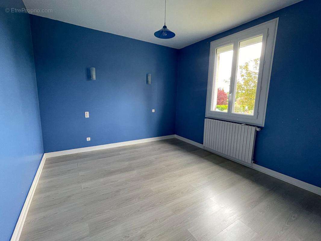 Maison à LA TOUR-BLANCHE