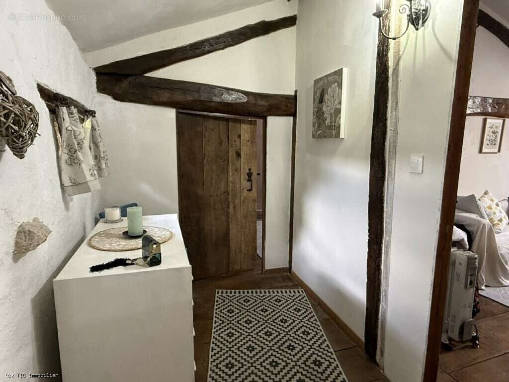 Maison à NANTEUIL-EN-VALLEE