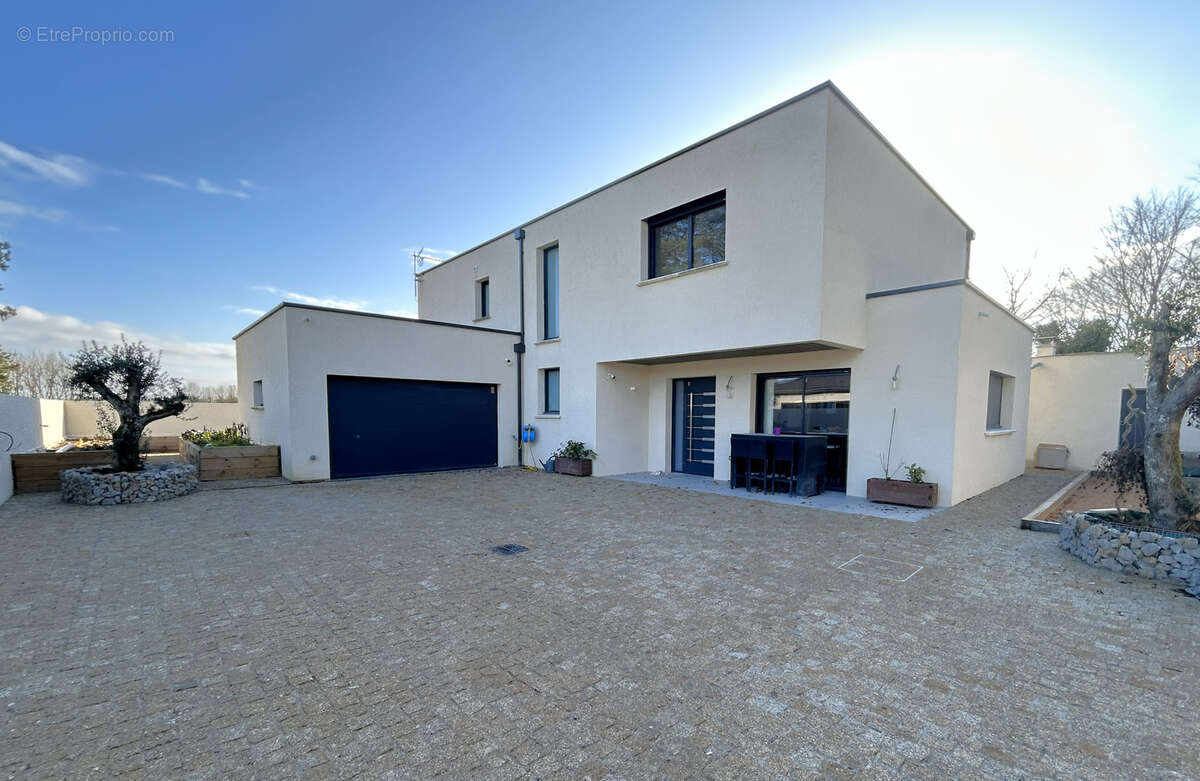 Maison à VILLARS-LES-DOMBES