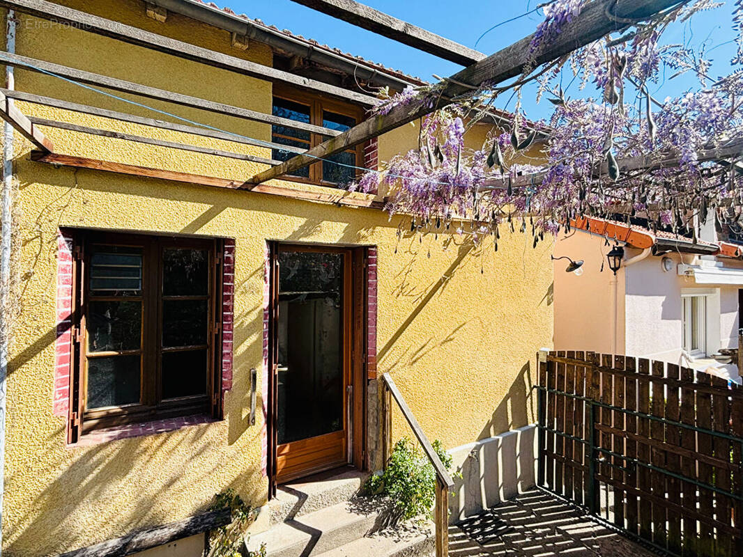 Maison à LA PACAUDIERE