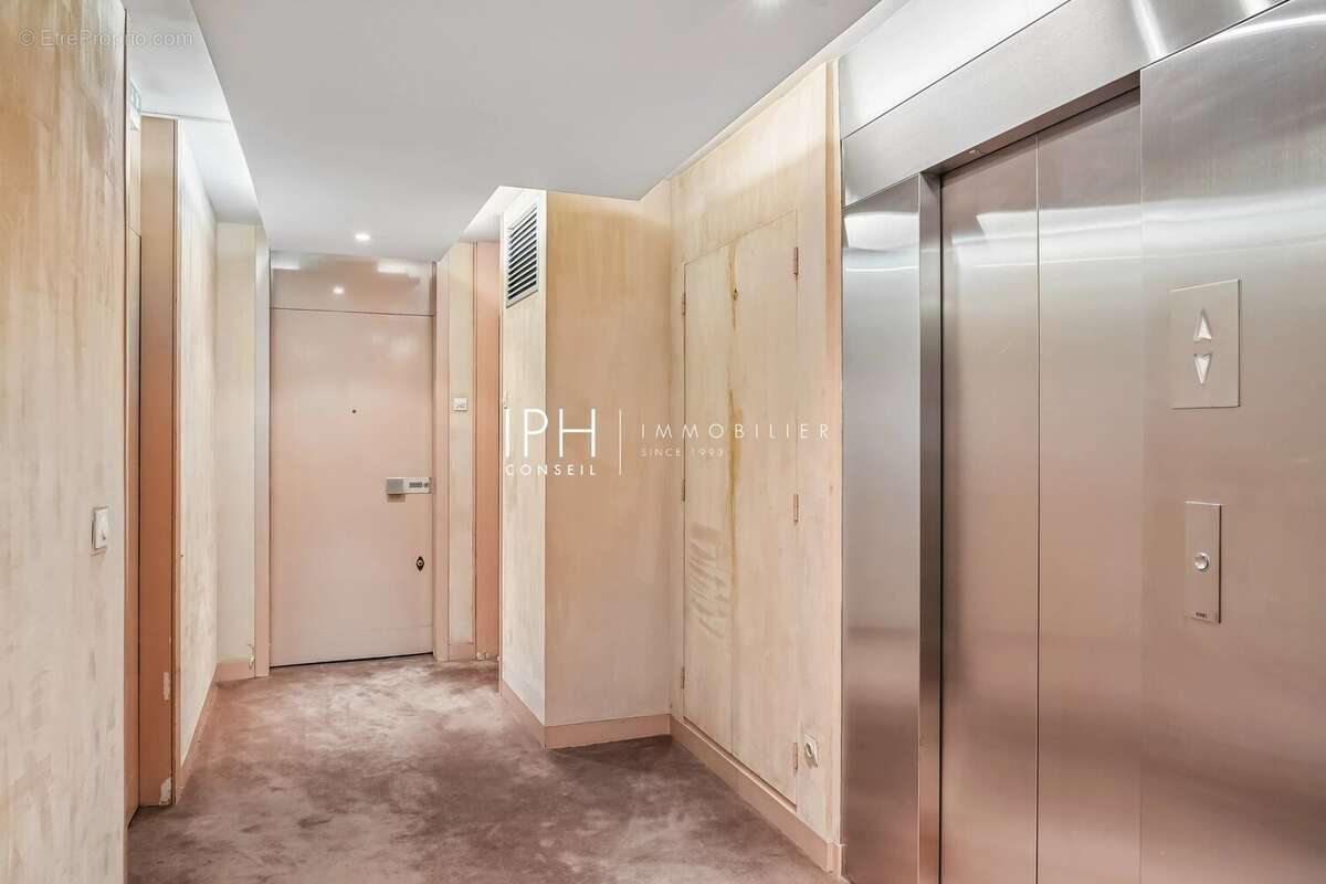 Appartement à NEUILLY-SUR-SEINE