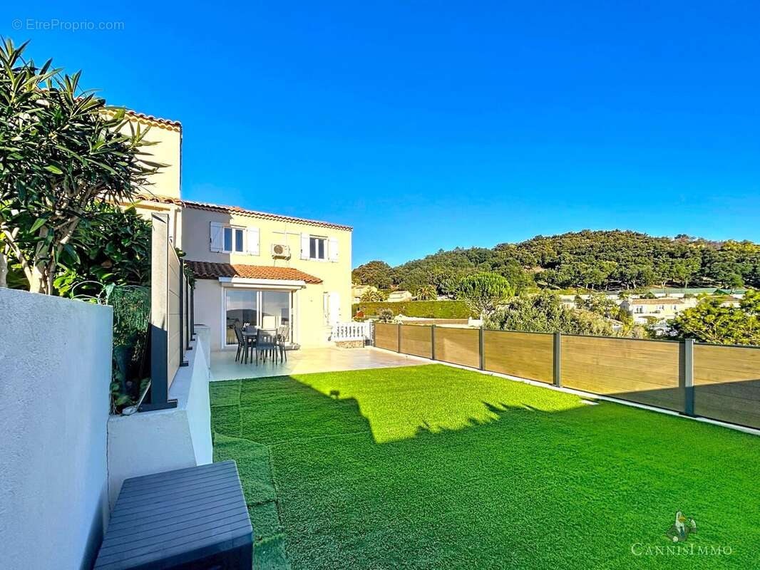 Maison à MANDELIEU-LA-NAPOULE