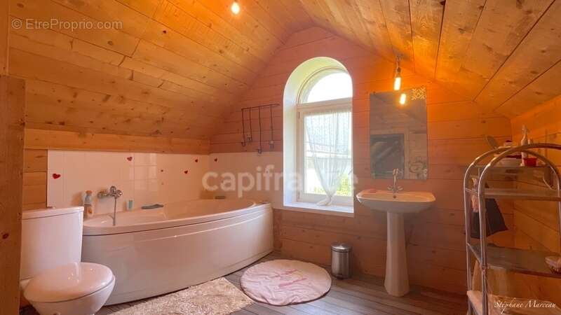 Maison à SAINT-REMY-DE-MAURIENNE