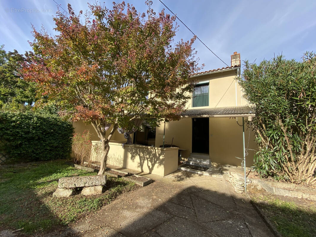 Maison à NEUVILLE-DE-POITOU