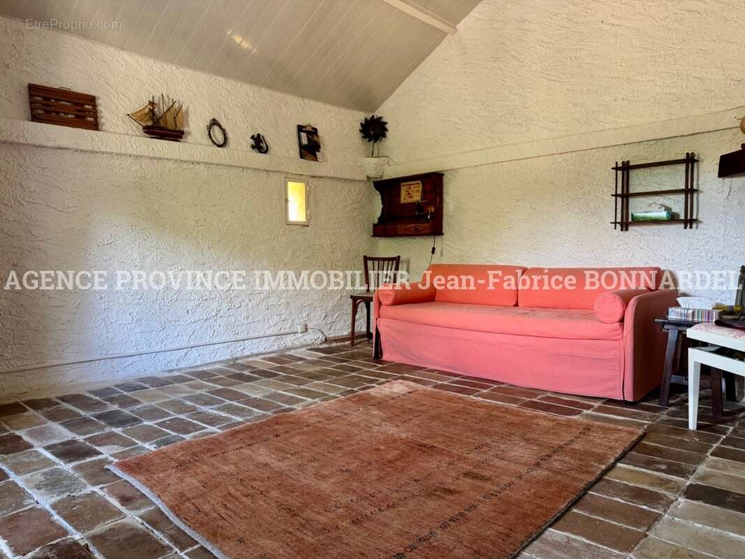 Maison 242 m² à Grillon  - photo 7