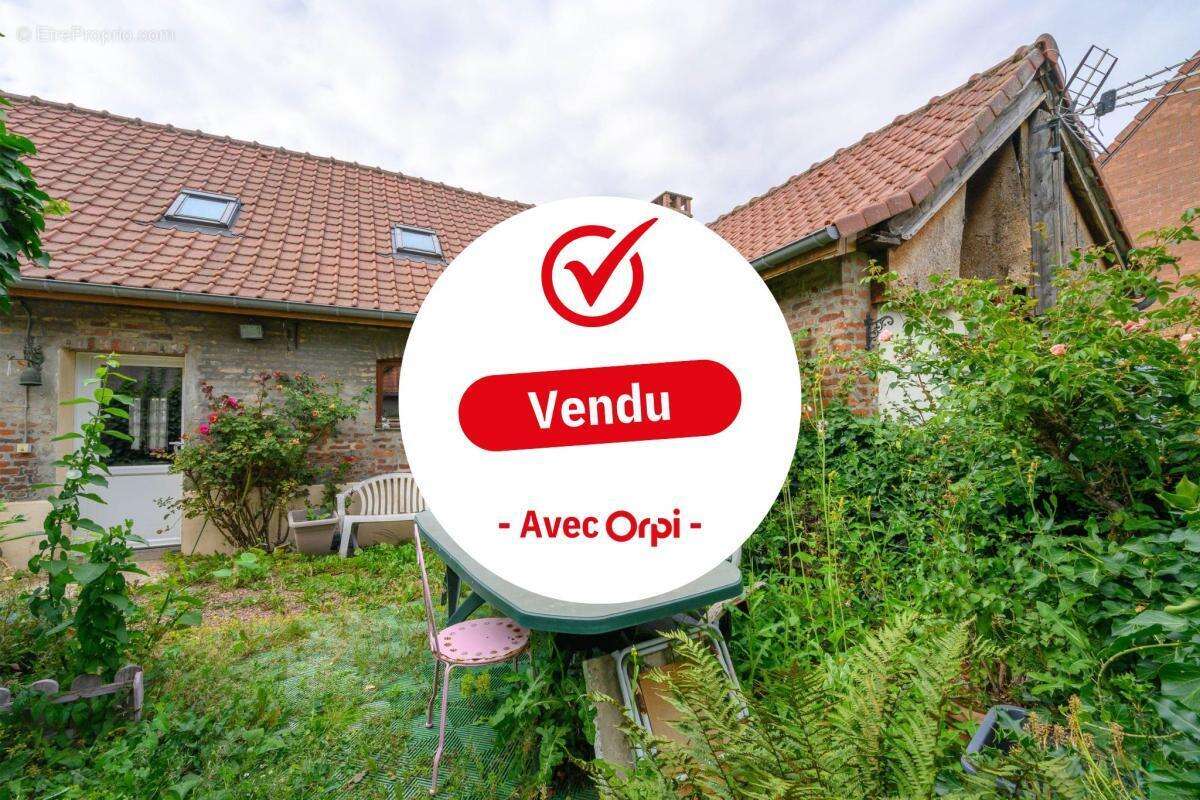 Maison à PERONNE-EN-MELANTOIS