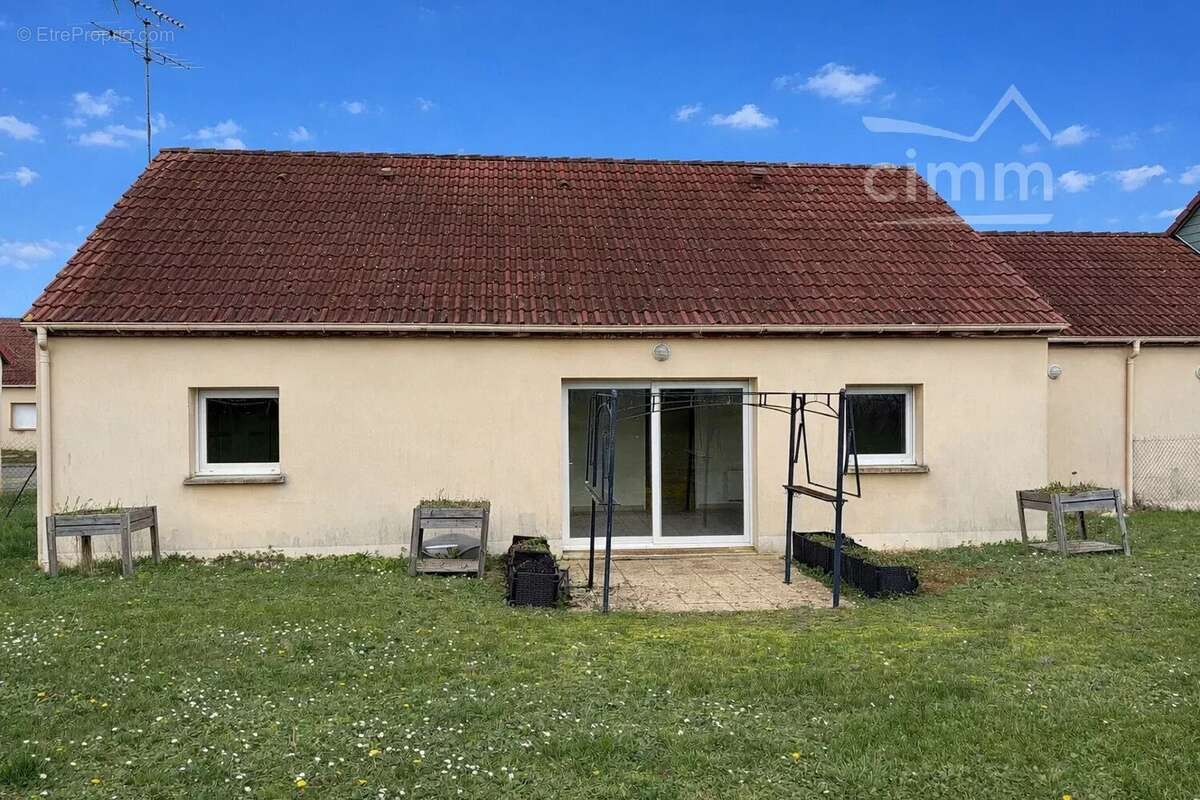 Maison à MORTHOMIERS