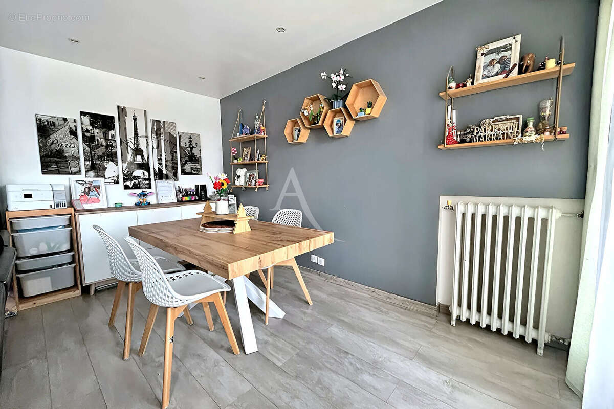Appartement à SAINT-MAUR-DES-FOSSES
