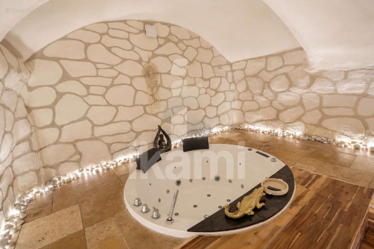 Appartement centre ville Tournon sur Rhône 81 m2 - photo 4