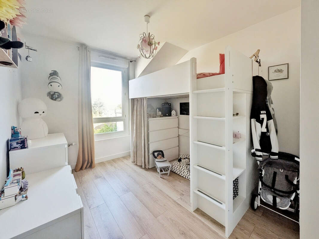 Appartement à MAGNY-LES-HAMEAUX