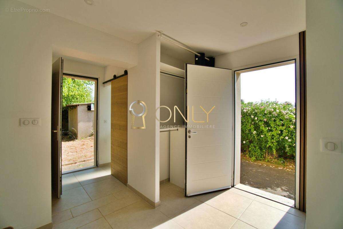 Reyrieux - Maison individuelle - 1110m² de terrain - 2 chambres - photo 12