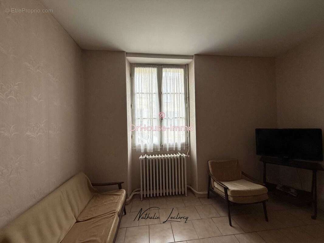 Maison 130 m² à Castillon-La-Bataille  - photo 7