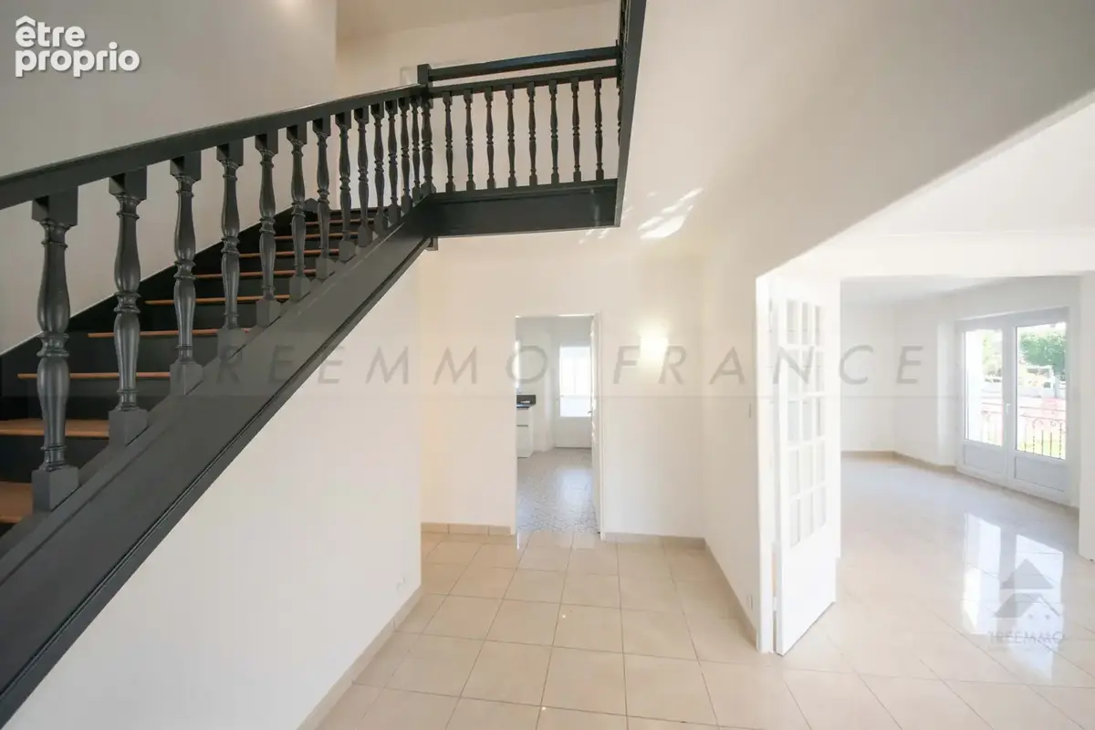 A vendre - landerneau - maison de 220 m2 - 7 chambres - terrain de 1028 m2 - 399900€ - photo 4