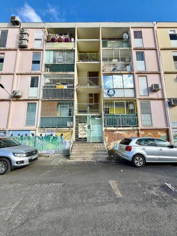 Appartement à LES ABYMES