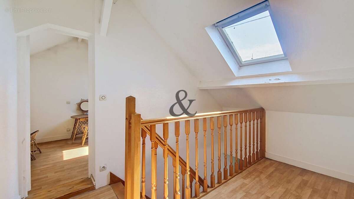 Maison 95 m² à La Chaussee-Saint-Victor  - photo 8