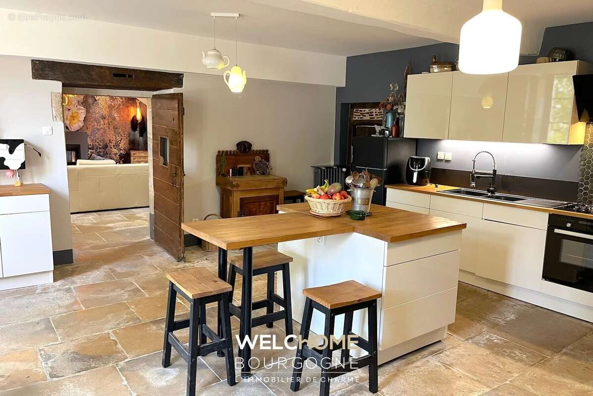 Maison à MARS-SUR-ALLIER