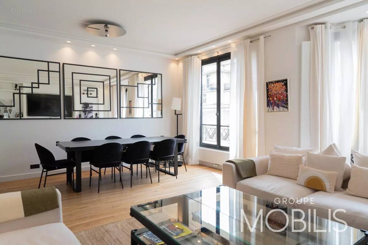 Appartement à PARIS-17E