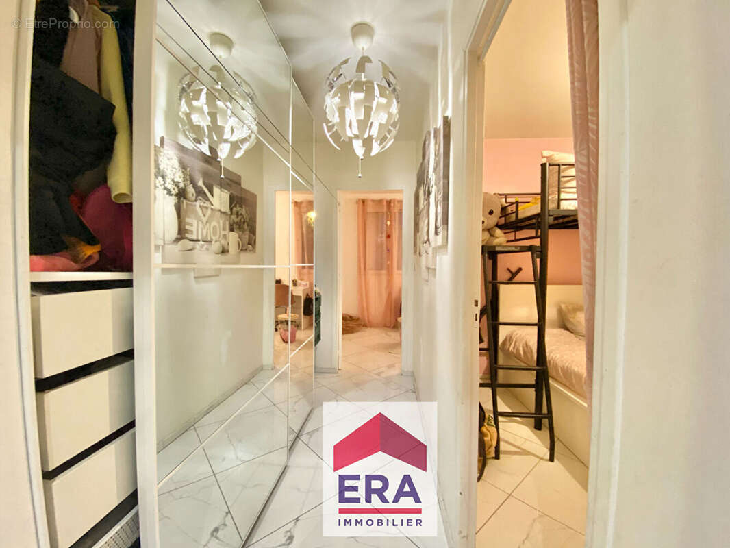 Appartement à SARTROUVILLE