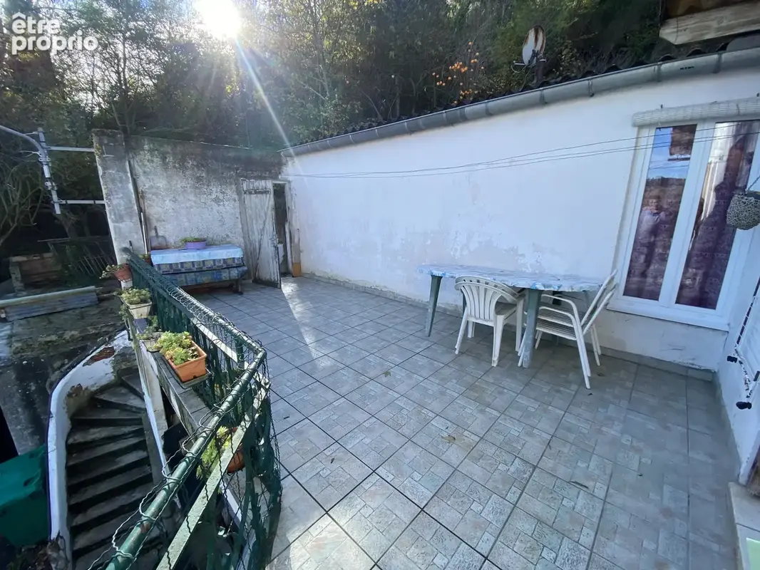 Limoux, Ensemble immobilier avec garages et dépendances - photo 3