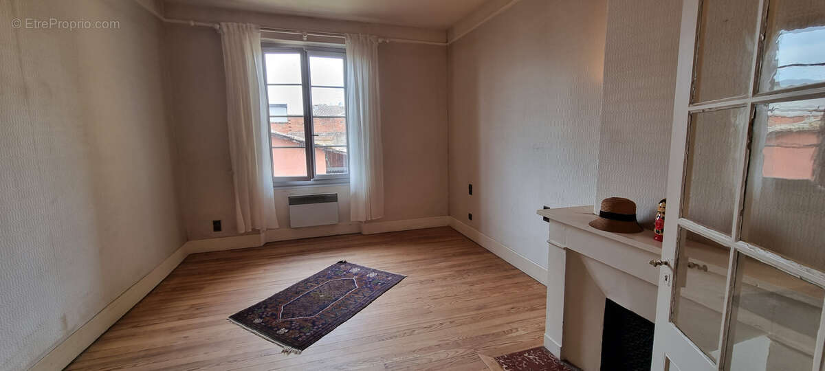 Maison à NEGREPELISSE