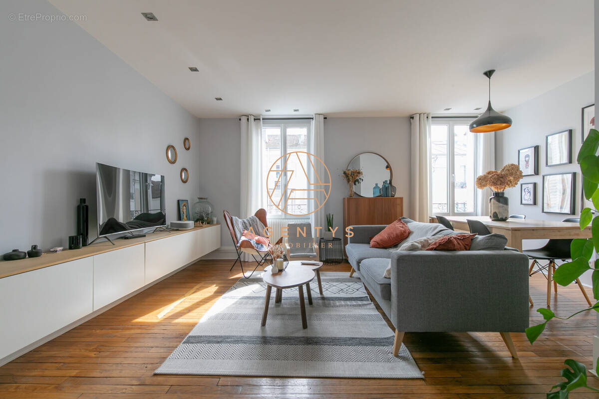 Appartement à SAINT-MAUR-DES-FOSSES