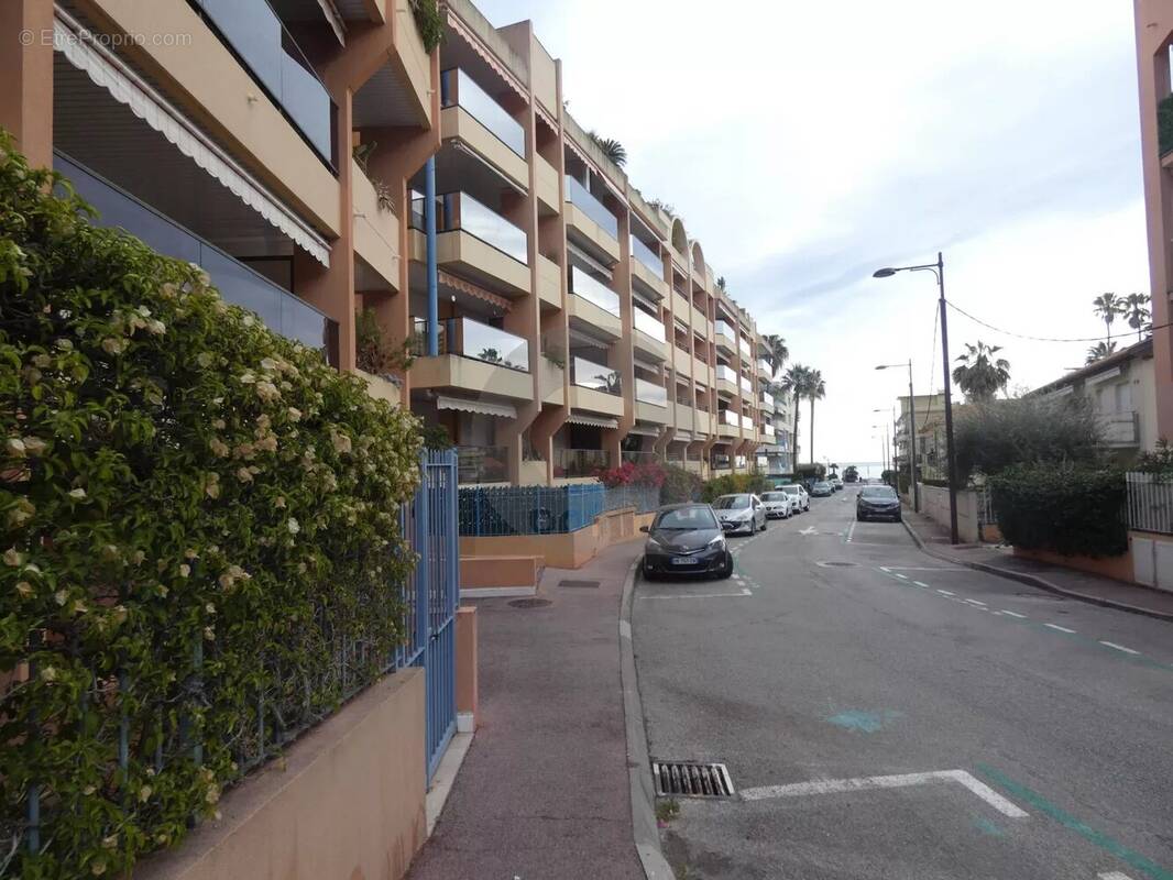 Parking à ROQUEBRUNE-CAP-MARTIN