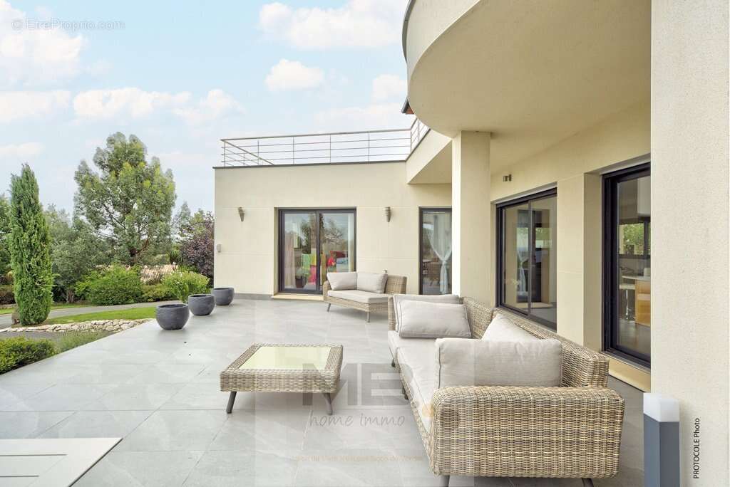 Maison à LACROIX-FALGARDE