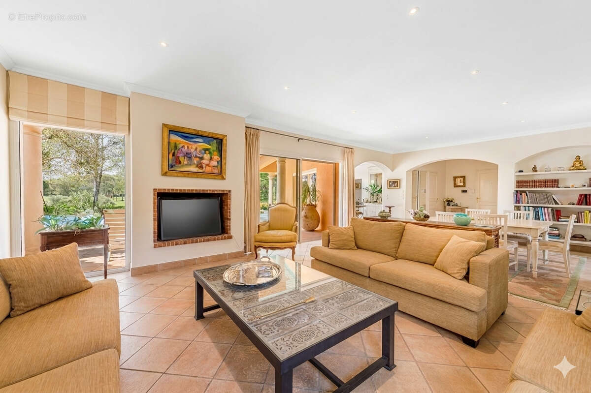 Magnifique vue sur le golf villa 7 pieces avec piscine et double garage - photo 12