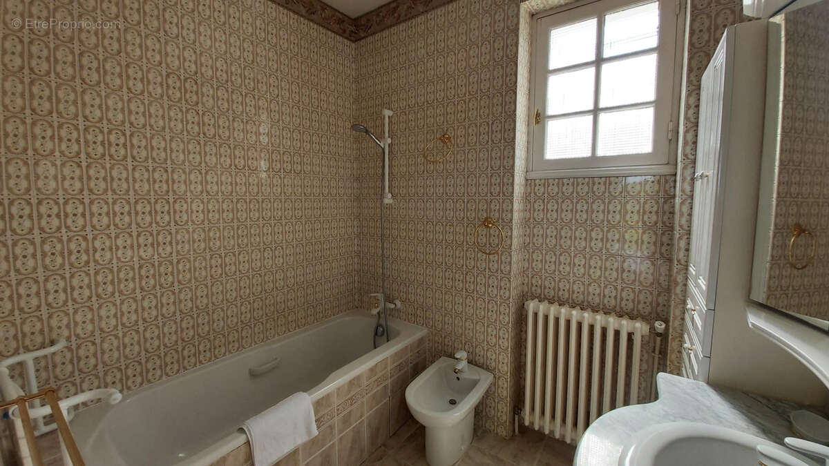 Maison à BOURDEILLES