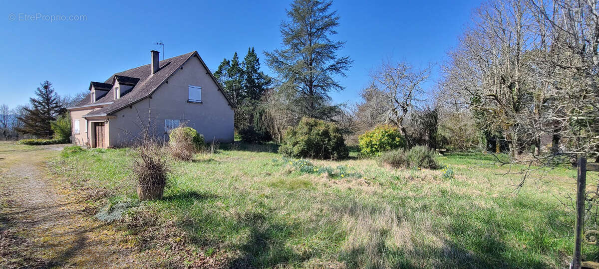 Maison à CHAUFFOUR-SUR-VELL