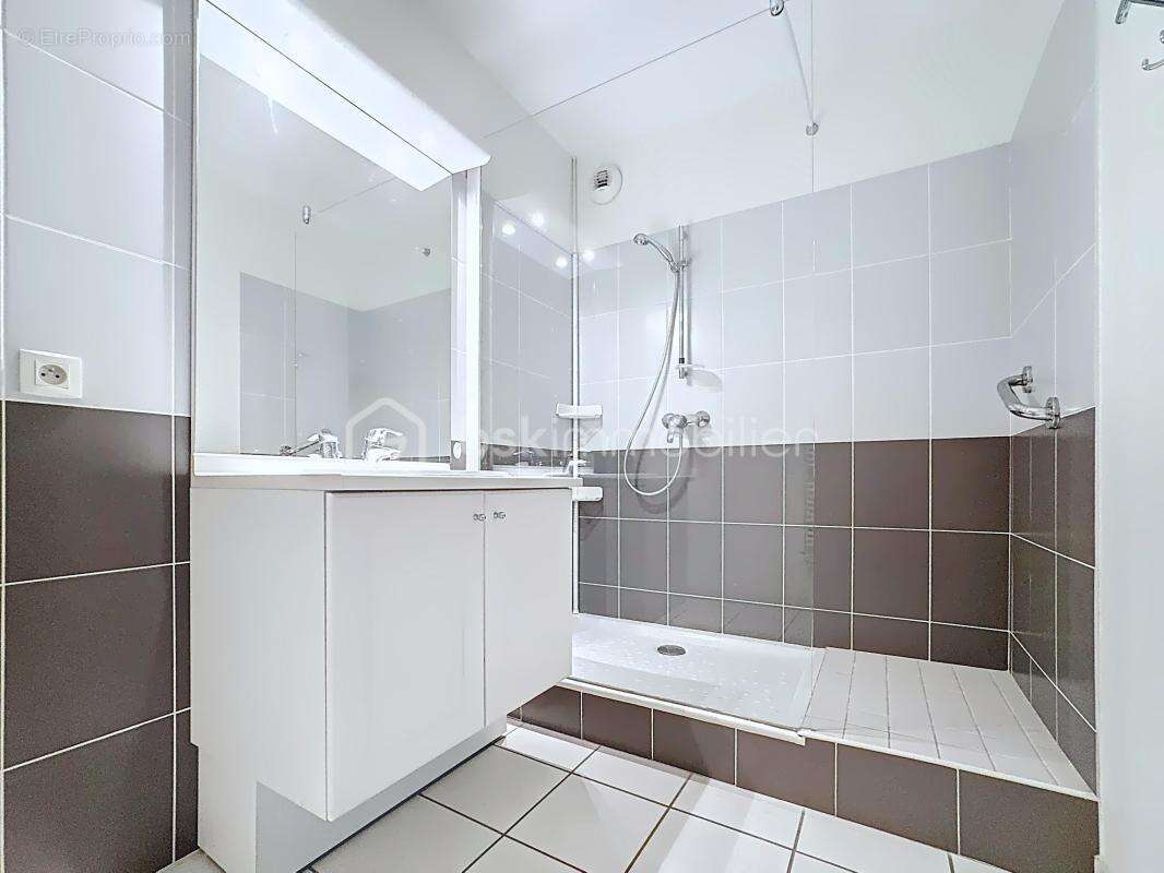 Appartement à FONTAINE